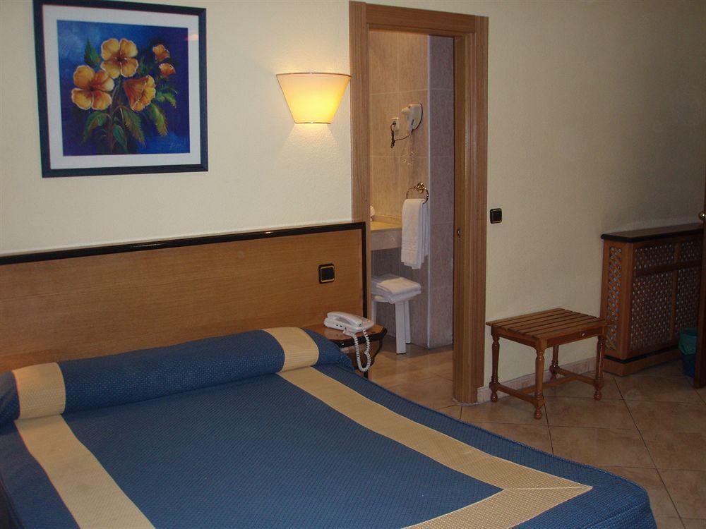 Hostal Buenos Aires Madrid Exterior foto