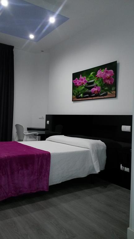 Hostal Buenos Aires Madrid Exterior foto