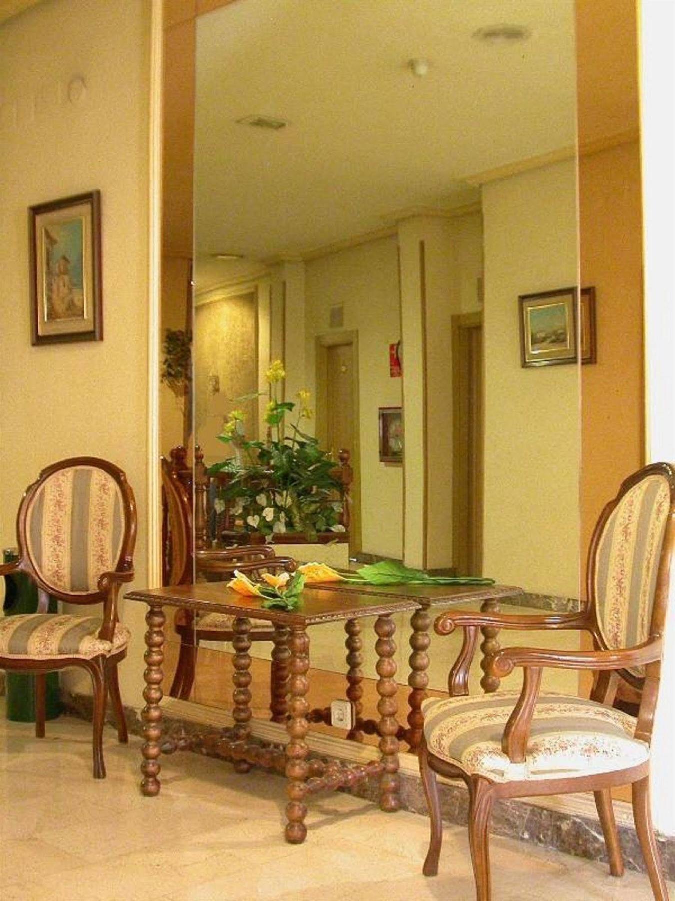 Hostal Buenos Aires Madrid Exterior foto